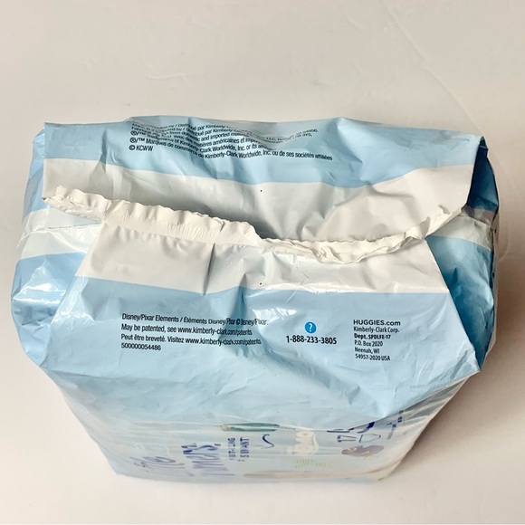 Huggies Finding Nemo Little Swimmers Diapers 17 Count Size 5/6 - Picture 6 of 7